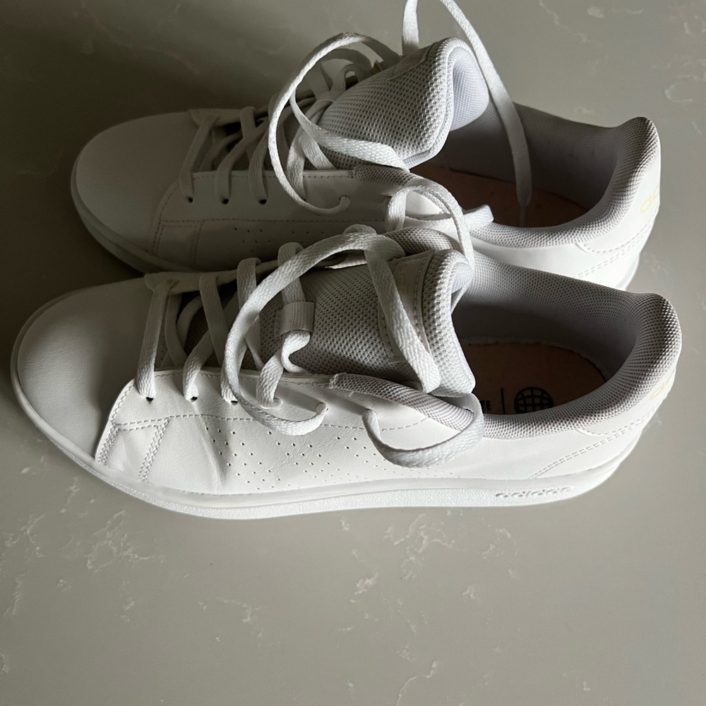White Adidas grand Court sneakers US size 6 1/2